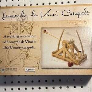 New unopened Leonardo da Vinci Catapult Model Kit